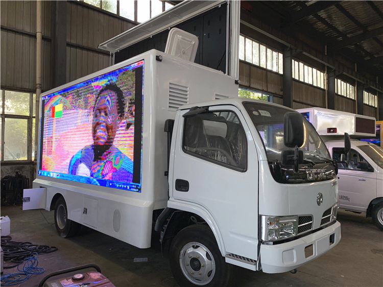 High Brightness LED Billboard Truck P3/P4/P5 LED Display Outdoor Digital Advertising Truck for Live Broadcast