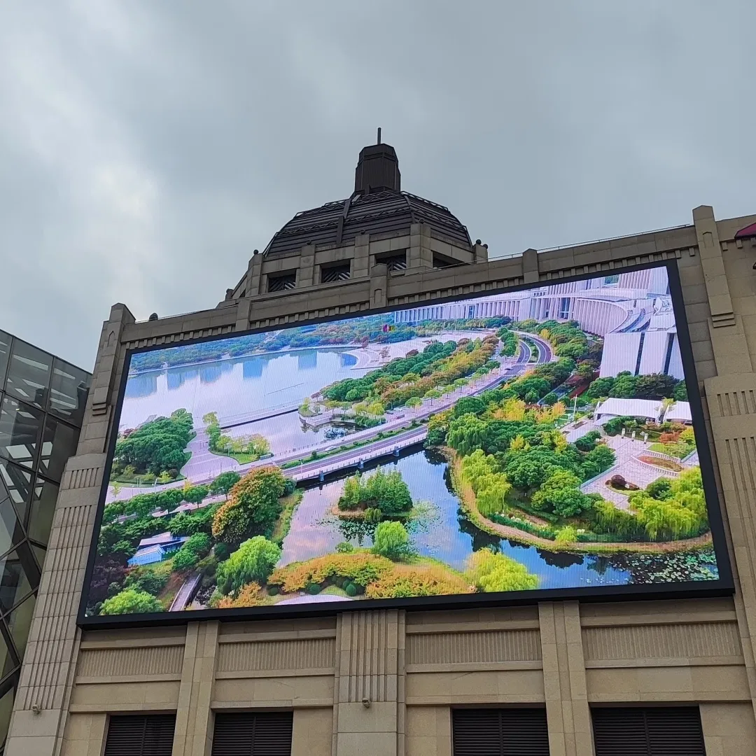 Ultra-Clear Outdoor 3D LED Display for Effective Advertising