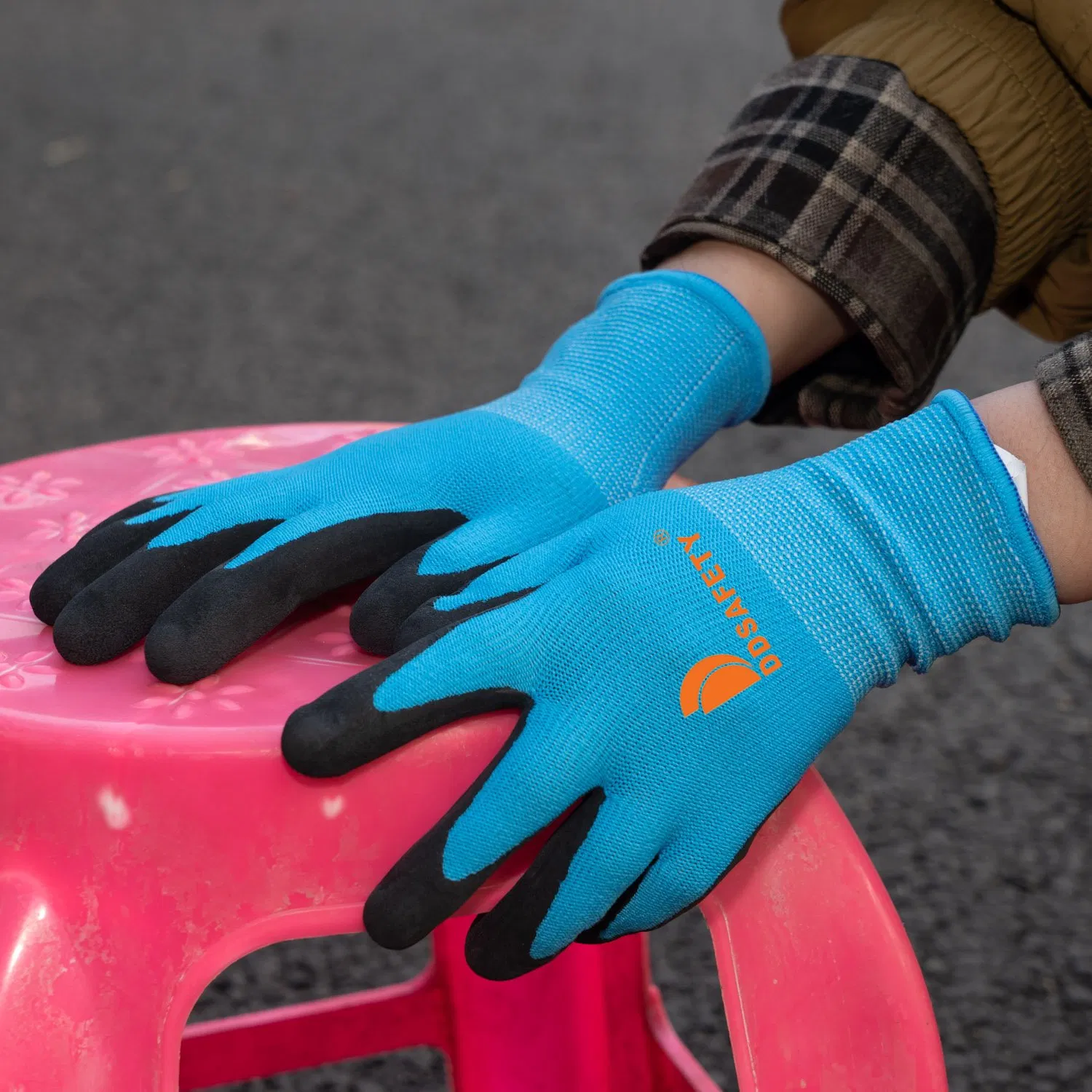 DDsafety low-cost manufacturer gloves Children's garden gloves textured Wonder Grip latex palm latex-palm dipped breathable 13-gauge seamless nylon knit liner