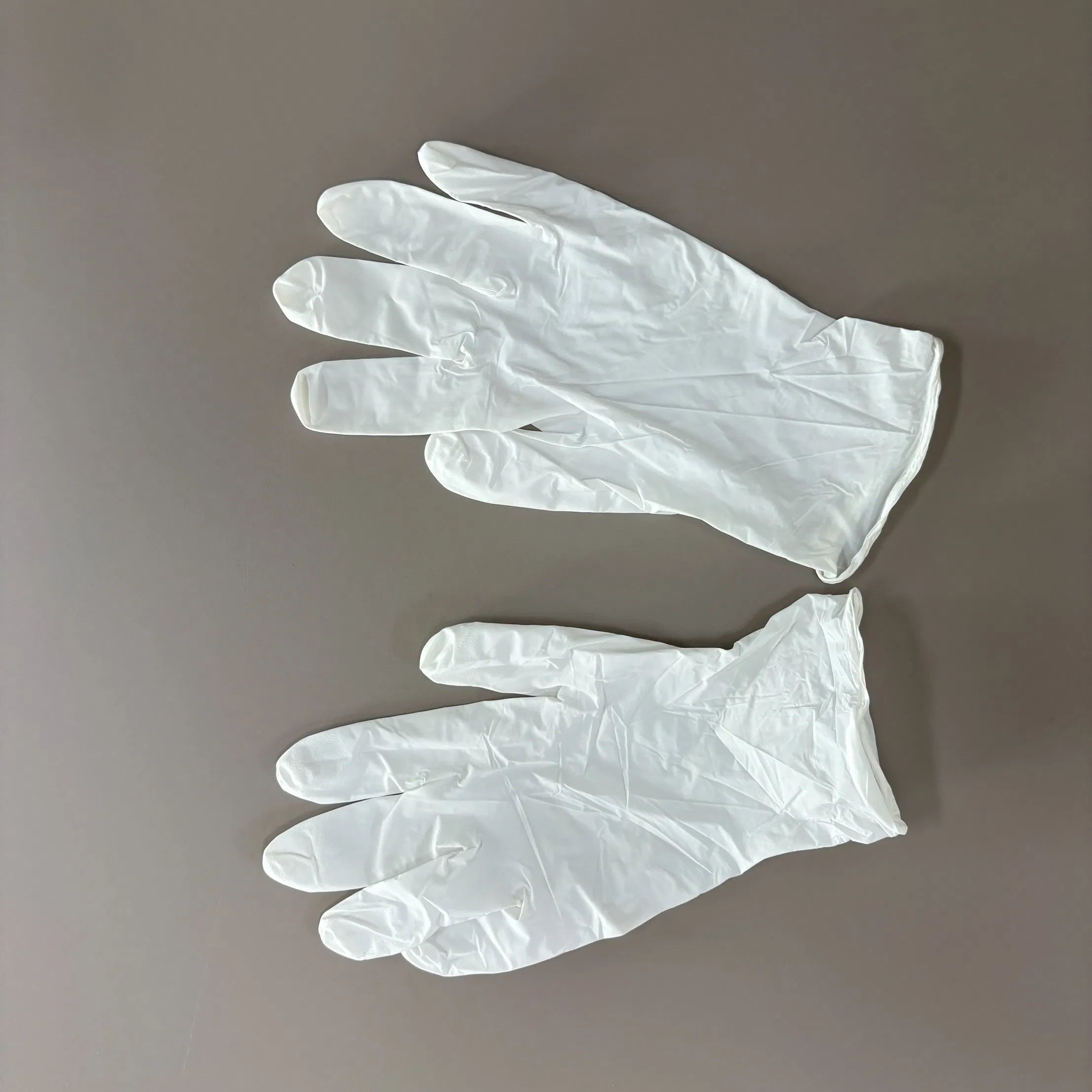 White Nitrile Protective Gloves for Cleanroom and Lab Work