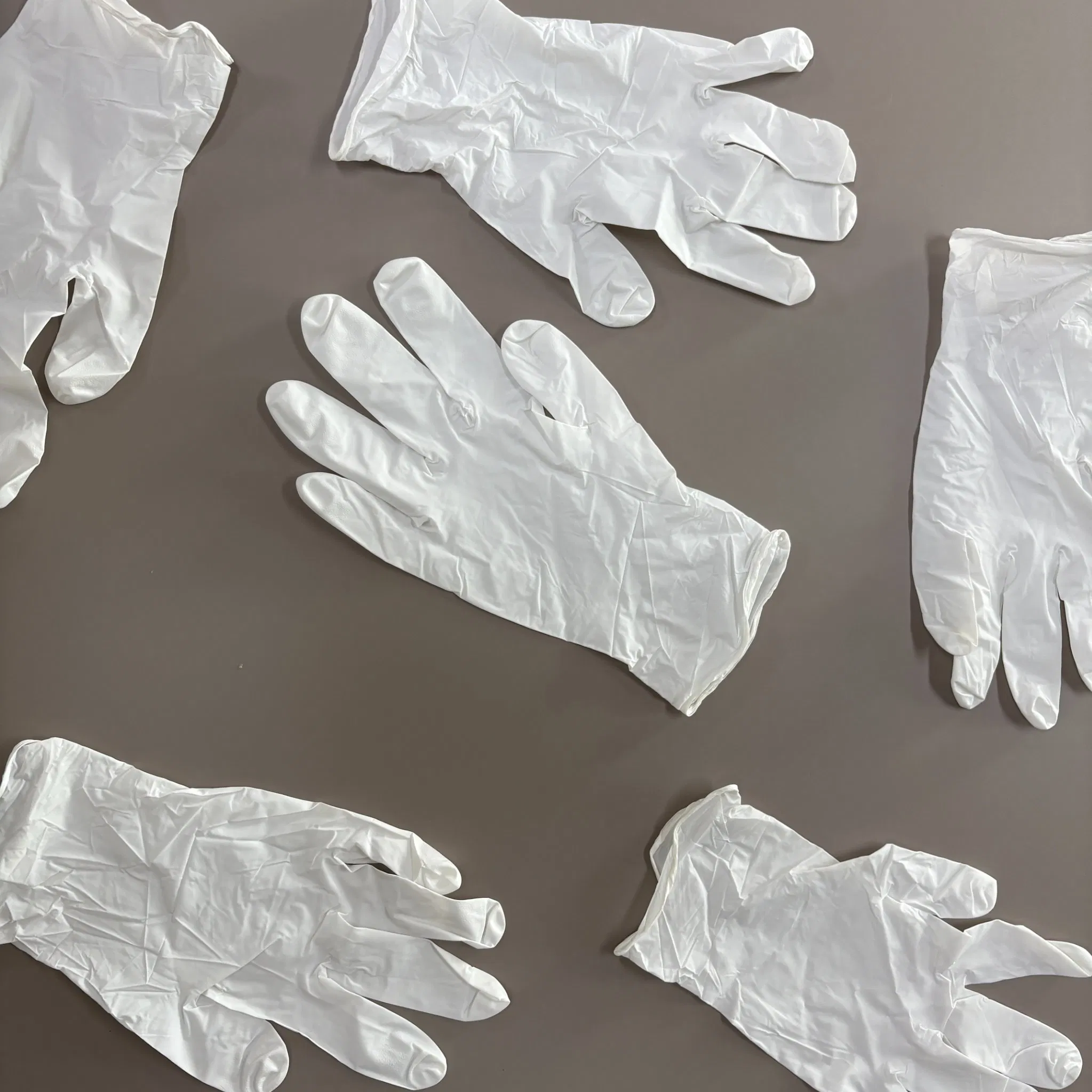 White Nitrile Protective Gloves for Cleanroom and Lab Work