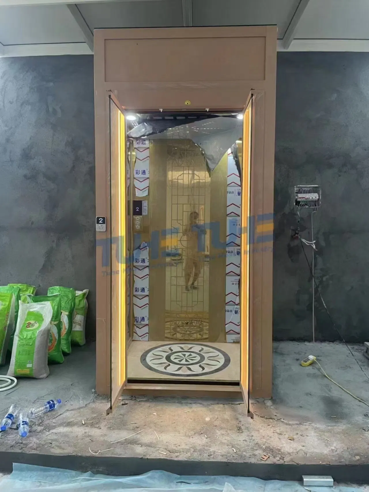 Tuhe Hot Sale 2-5 Floors Hydraulic /Traction Indoor/Outdoor Elevator Passenger/Home Villa Elevator Home Lift