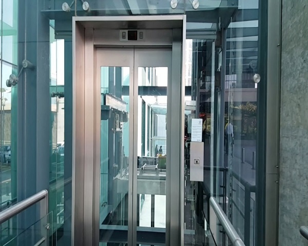 Machine Roomless Elevator for High Building