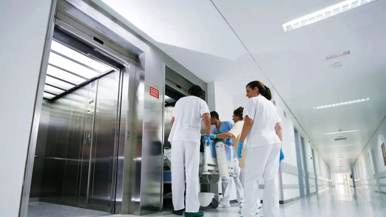 High Evaulation Hospital Elevator with Good Sale for Passenger Elevator Lift