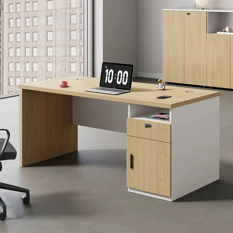 Wooden Desk Layout