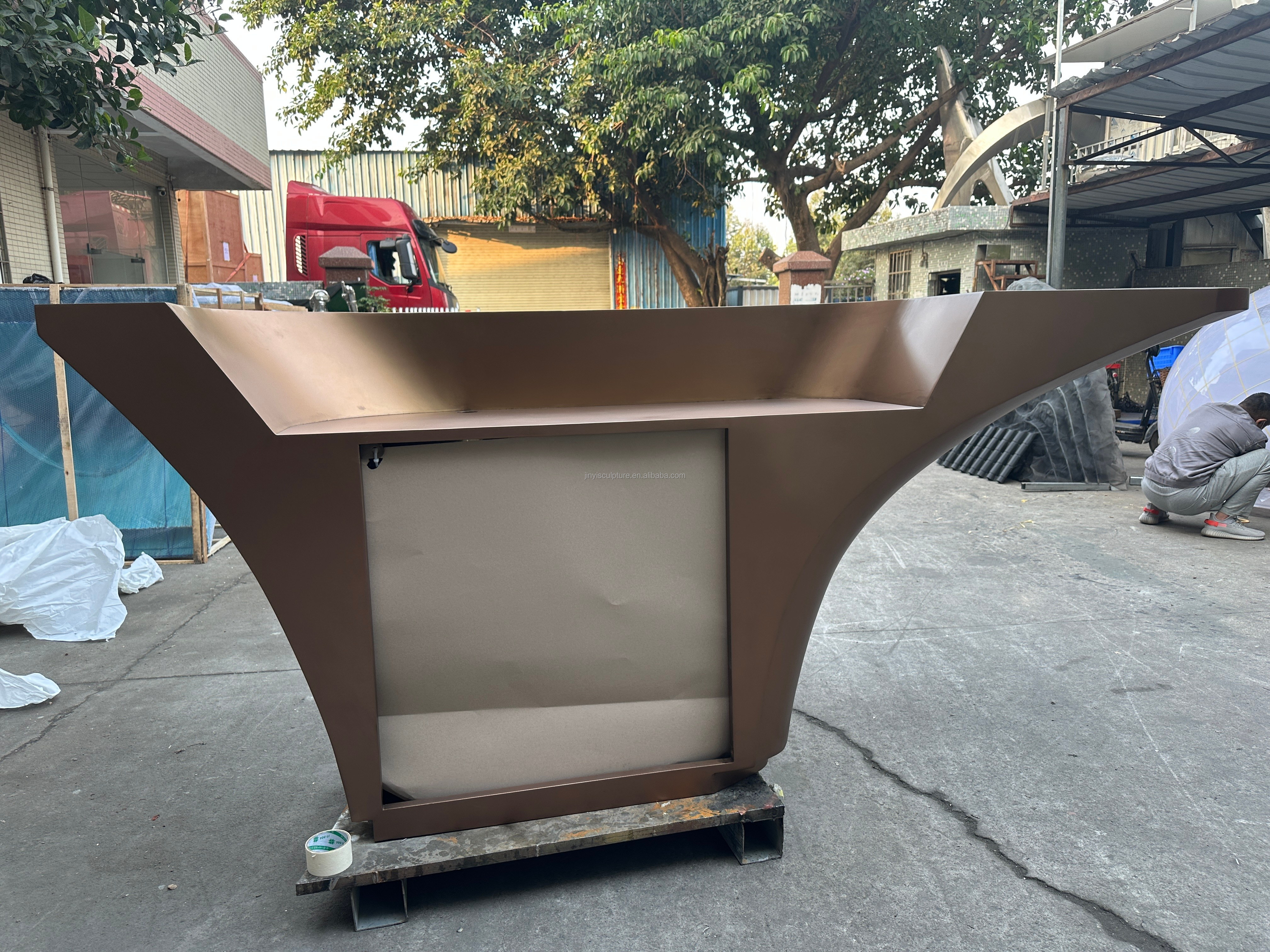 Custom Sculptural Stainless Steel Bar Counter 304/316 Bronze Finish For Hotel Bar