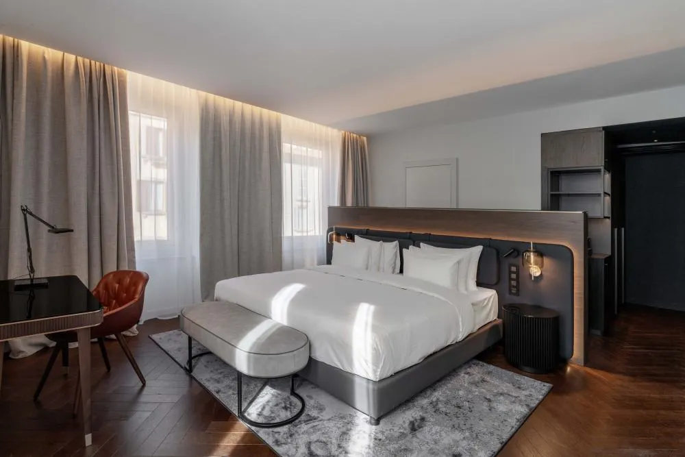 Hotel Bedroom Set