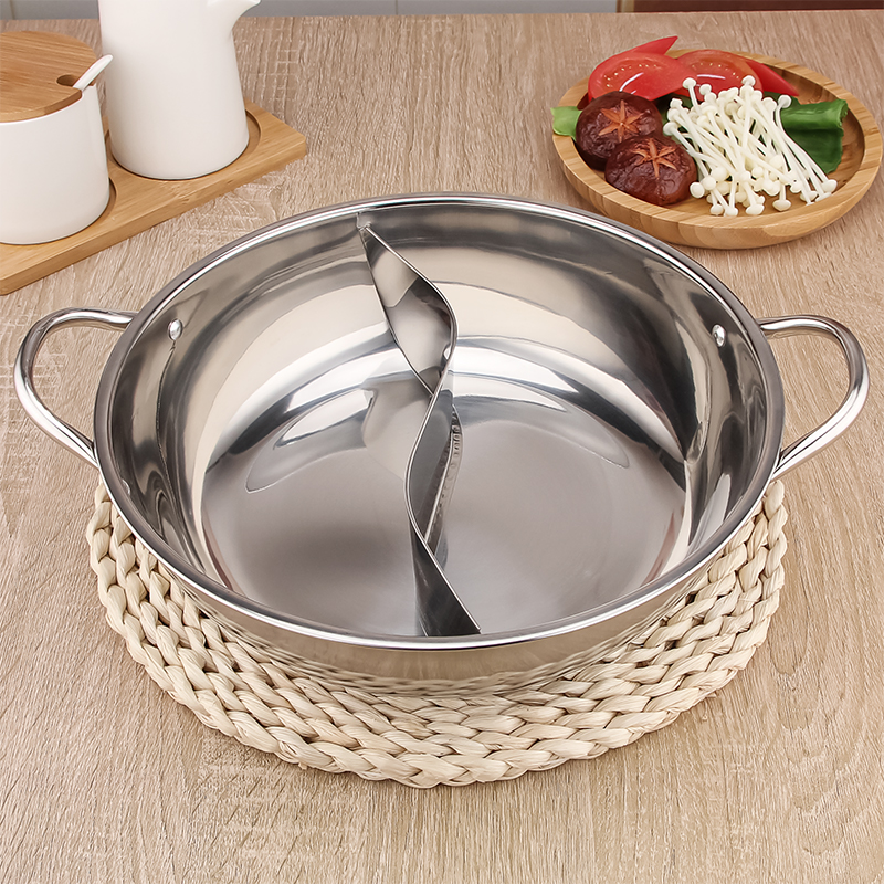 Kitchen Ware Commercial Hot Pot Party Cooking Soup Stock Pot Cookware Stainless Steel Divided Hot Pot With Clear Glass Cover