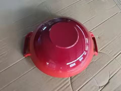 Cast iron enamel wok display 7