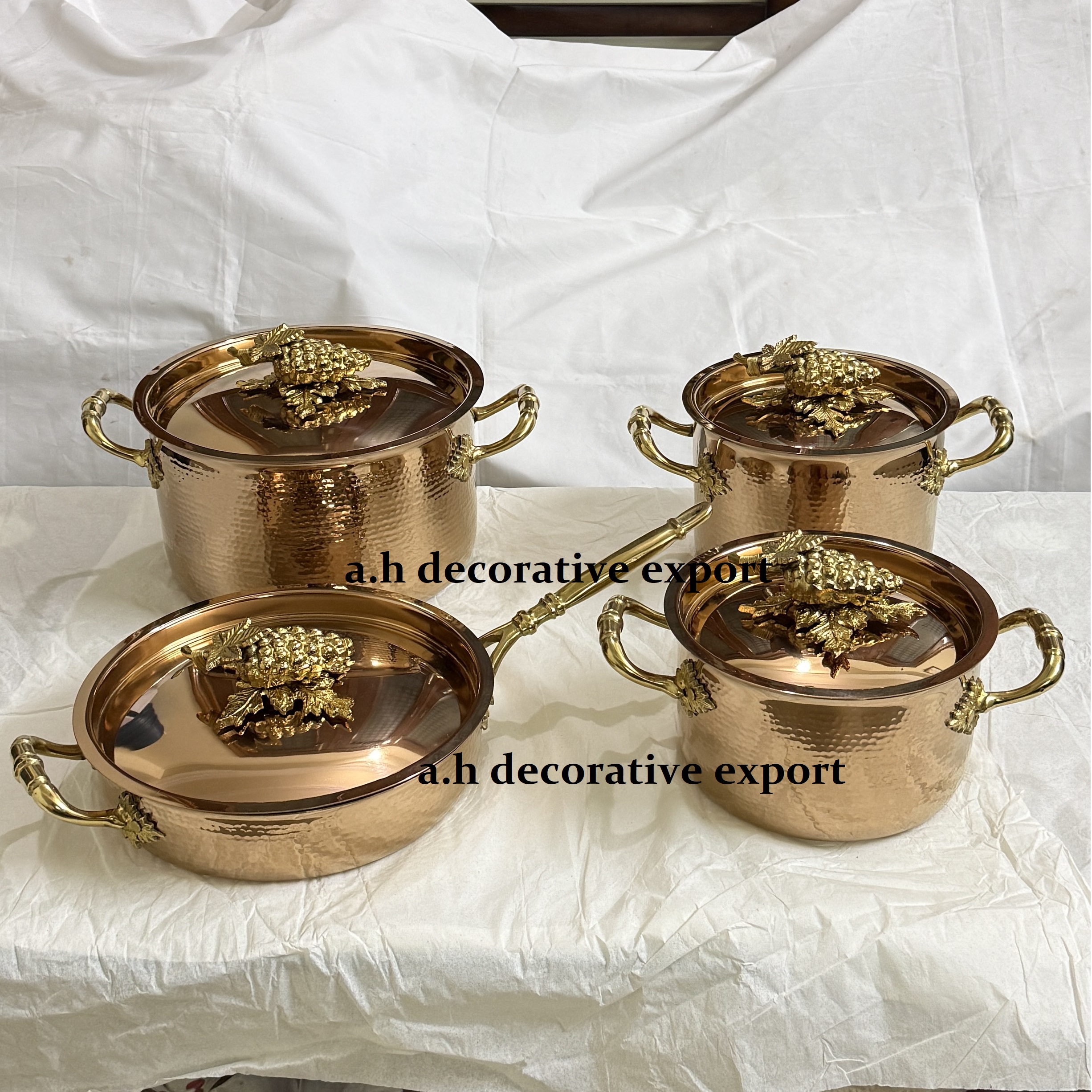 High-End Induction Compatible Stainless Steel Hammered Casserole Stock Pot Set Eco-Friendly Elegant Buffet Serving Pots for Home