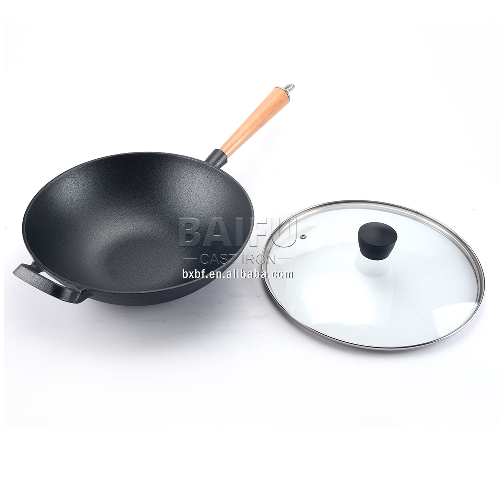 Cast Iron Wok Pan Detail 2
