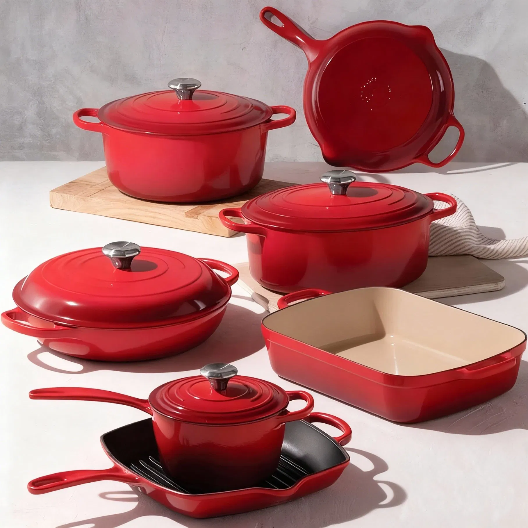 Customized Enamel Ware Cooking Pot Kitchen Cast Iron Set Cookware