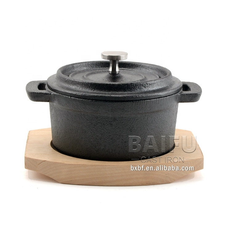 Mini Cast Iron Cookware Detail 3