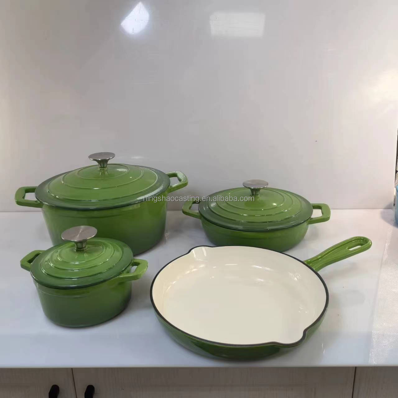 Modern Style Cast Iron Enamel Cookware Set Custom Logo Sustainable Metal with Enameled Coating
