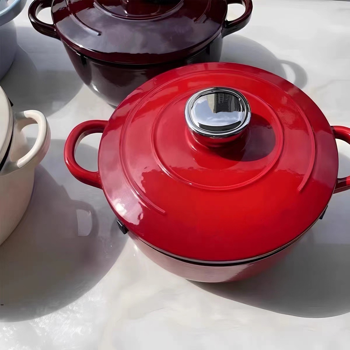 S Logo Retro Dutch Oven High Quality Cast Iron Enamel Pot Set Italian Brand Style Metal Material