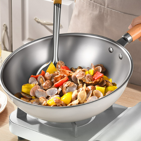 30cm Titanium Pan No-Coating Nonstick Technology Tri-Ply Titanium &amp; Stainless Steel Safe for Oven Induction &amp; Cooktops