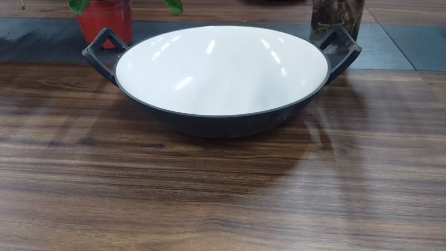 Enamel wok lifestyle 3