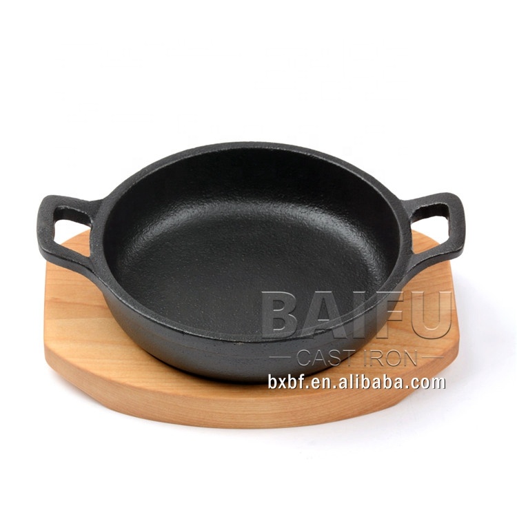 Mini Cookware Dutch Oven Serving Dish Casserole Cocotte Mini Caldero with Wood Base Mini Dutch Oven With Wooden Platter