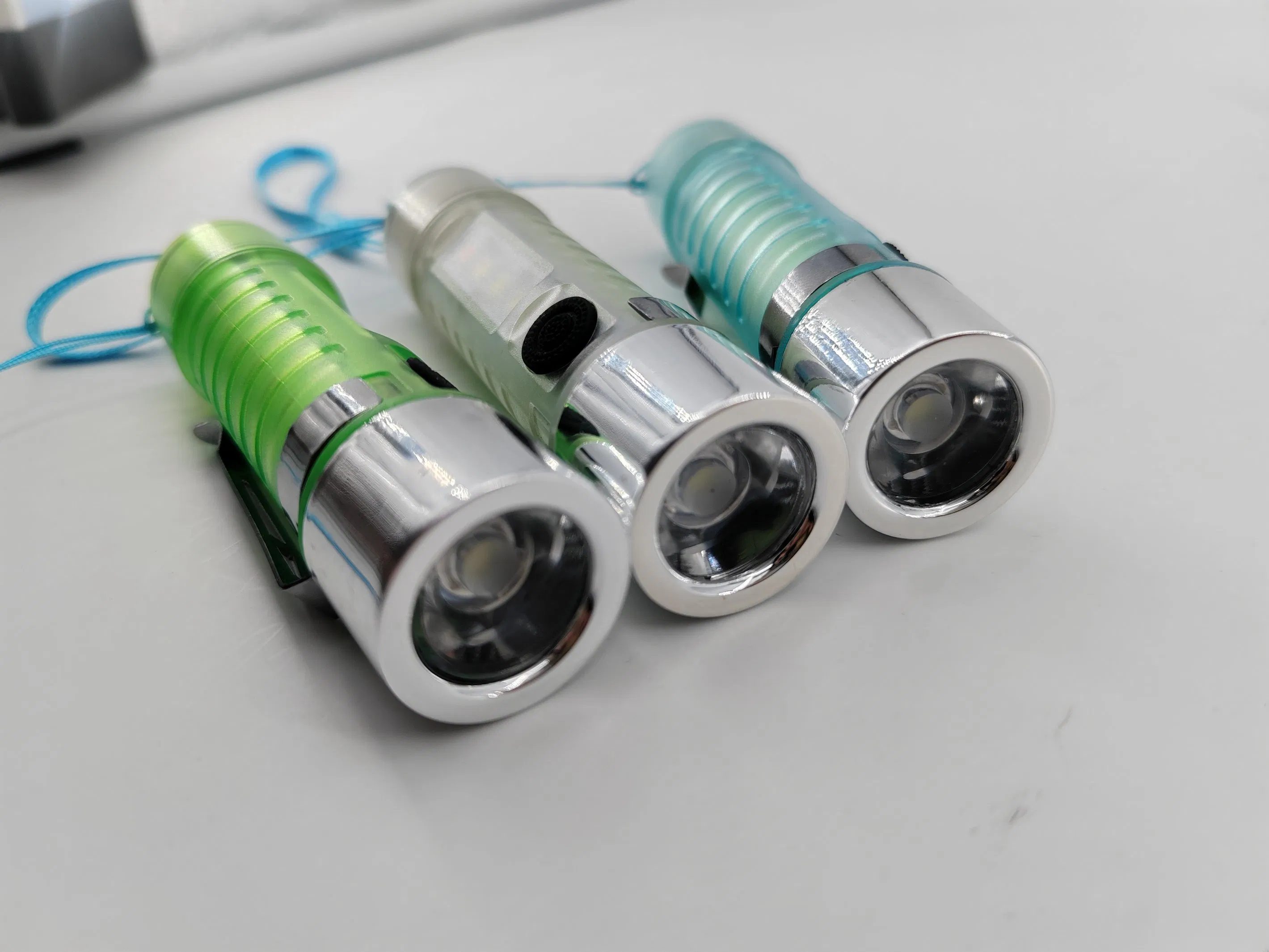 USB Rechargeable 100 Lumen LED Flashlight with Magnetic Base