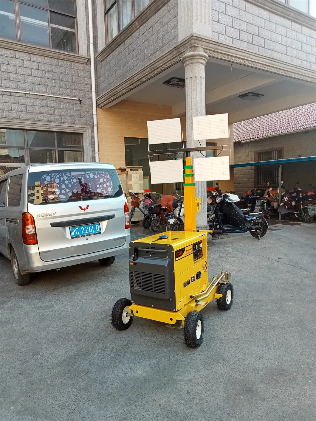 Mobile Tower Light 2