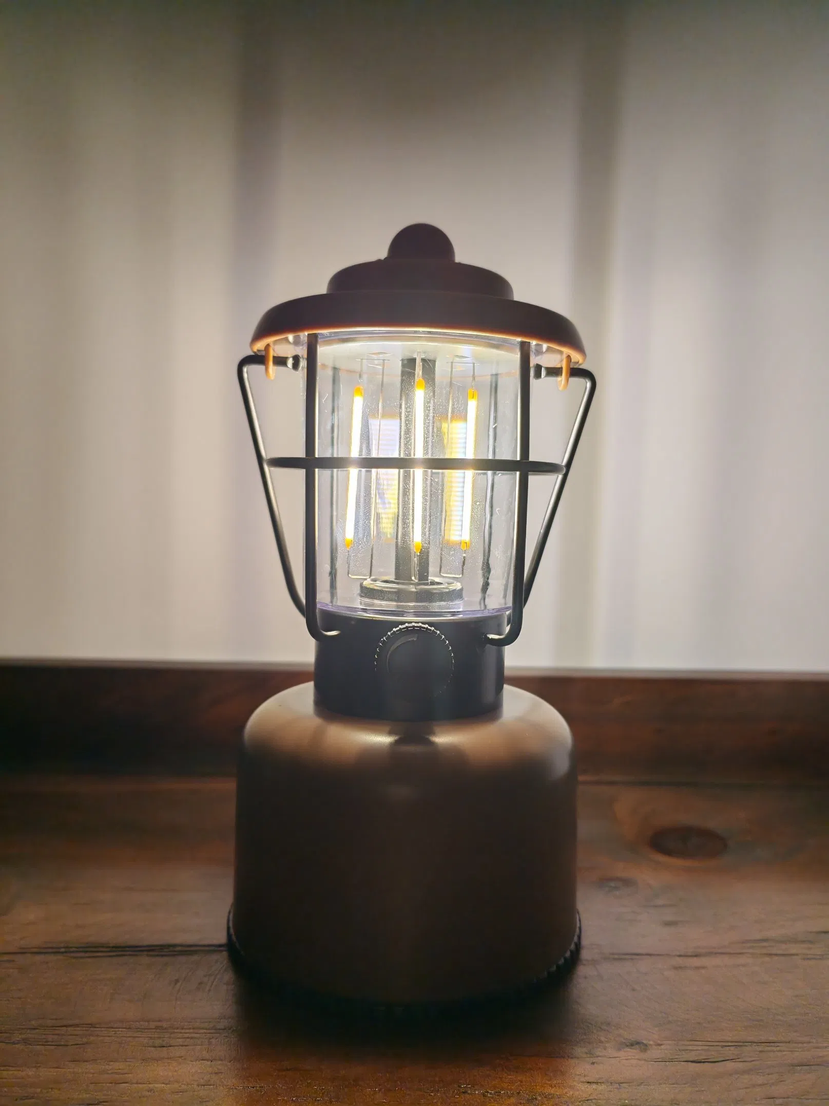 New Design Bright LED Camping Lamp with USB Charging / Rechargeable Retro-Style Camping Lantern for Outdoor Adventures, Fishing and Hiking