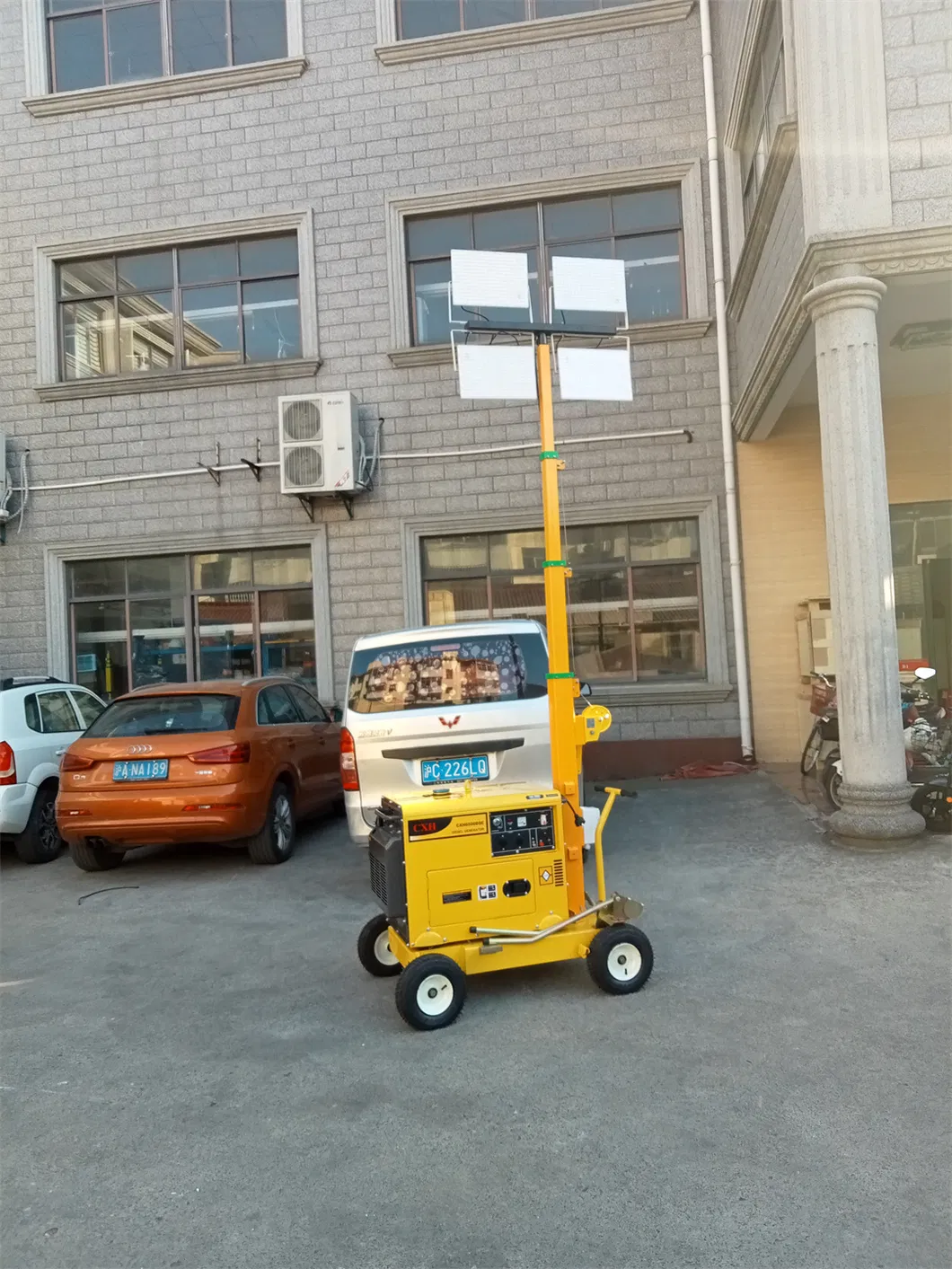 Mobile Tower Light 1