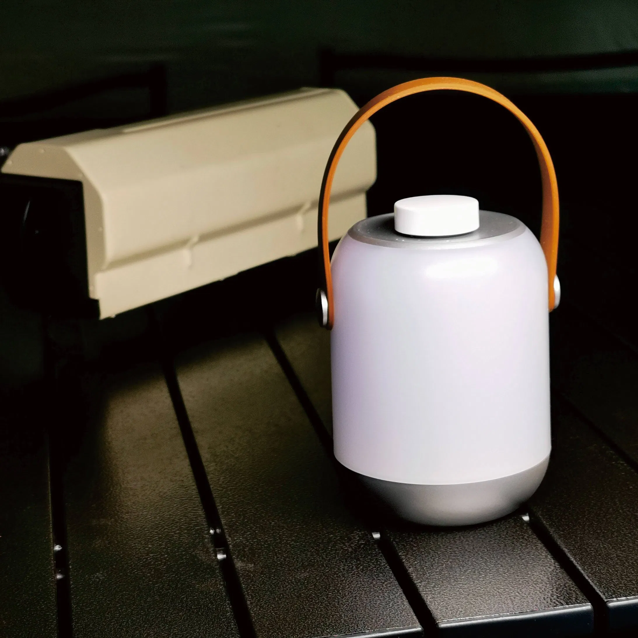 Hisoon Hot Sales Useful Outdoor Rotary Switch USB Rechargeable Portable Camping Light