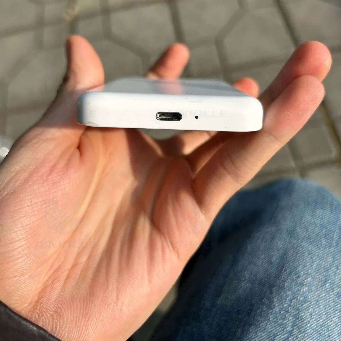 2024 Hot Selling Magnetic Power Bank 3000mAh Mini Portable Battery Pack Accept OEM