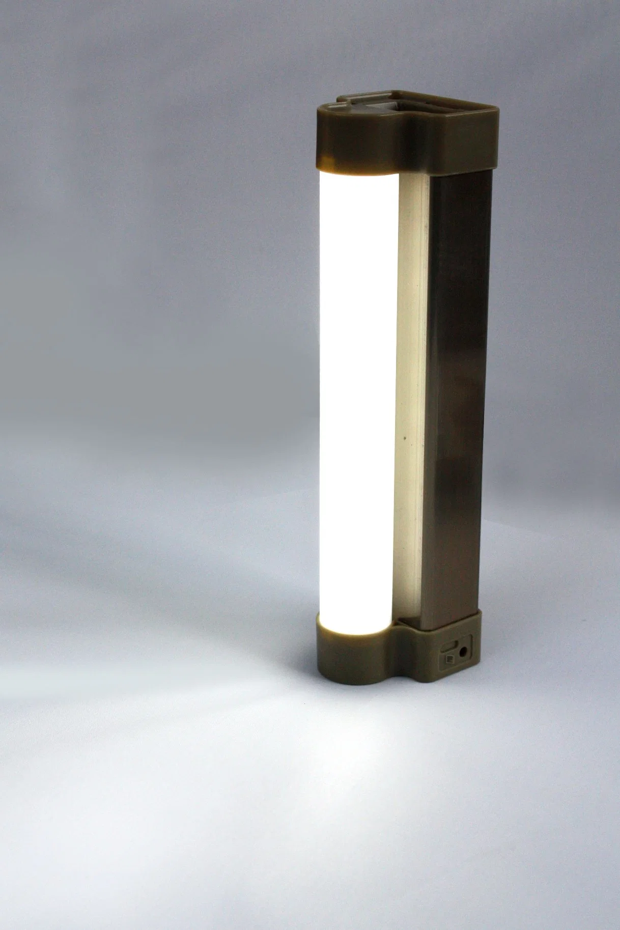 Factory Supply Portable LED Tube Light Solar Power Kit Ts603 with USB for Mobile Phone Charger