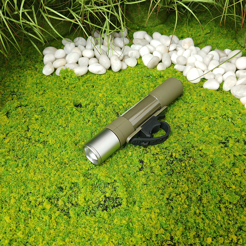 Outdoor Hiking Versatile 2-in-1 LED Bike Light and Emergency Flashlight with Safety Hammer