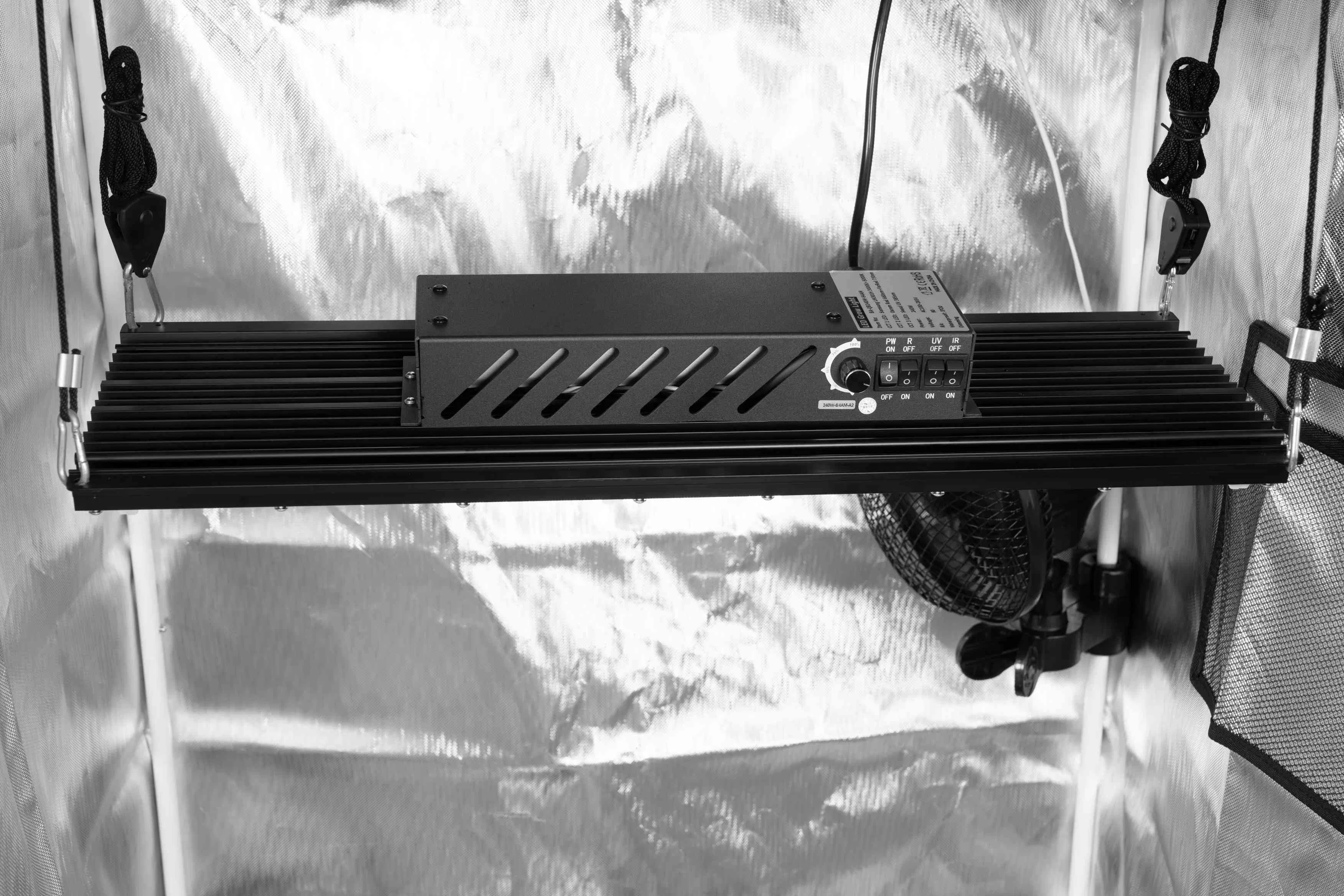 LED Full Spectrum Indoor LED Plant LED LED Grow Tent Kit Adjustable Under Canopy House Grow Tent Kit with LED Lights Meanwell Power