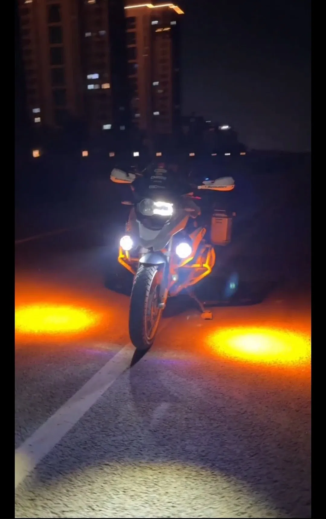 Motorcycle Auto Headlight LED Fog Light 200W Night Riding White and Yellow Dual Colors Accessories
