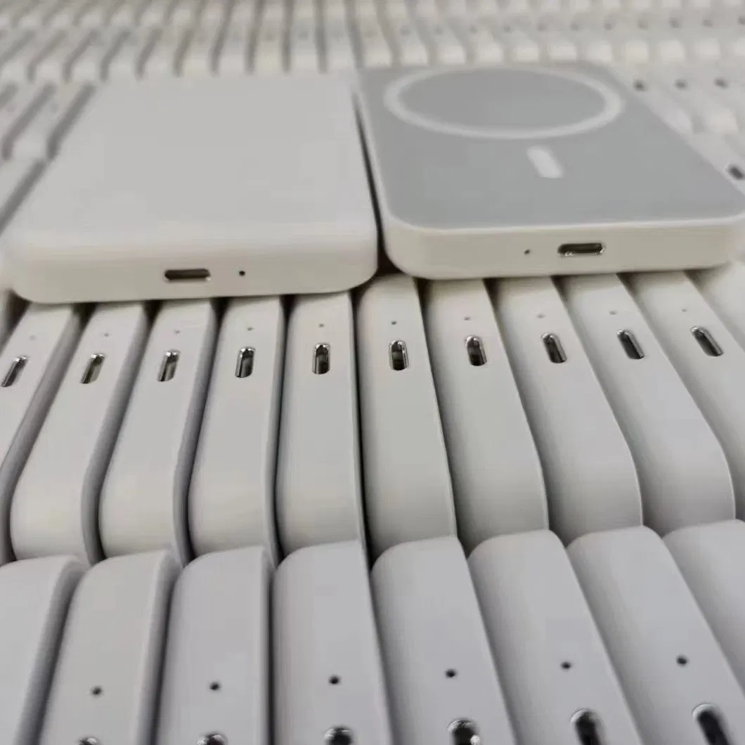 Magnetic Wireless Power Bank 2