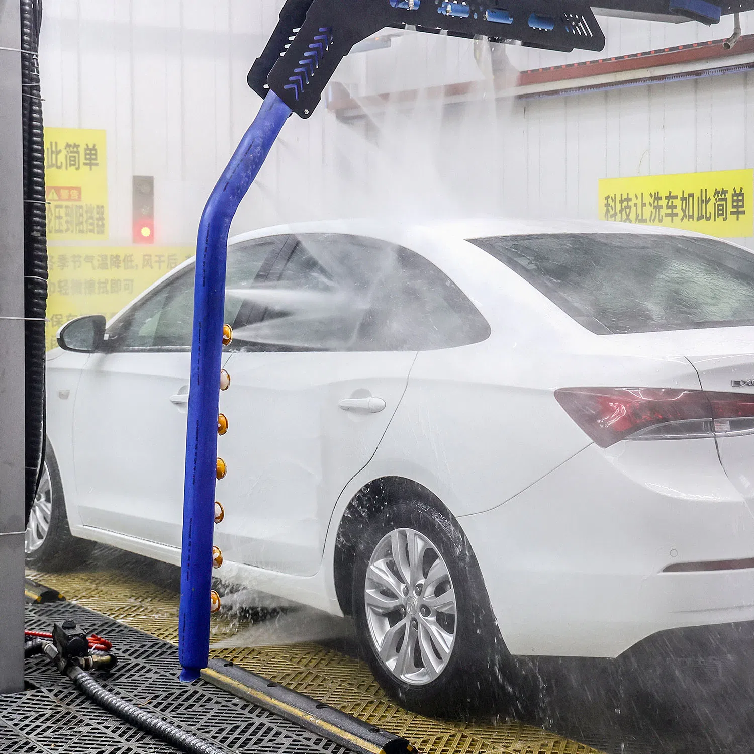 Sistema Avançado de SPA Automotivo com Secagem a Ar e Pulverização de Espuma