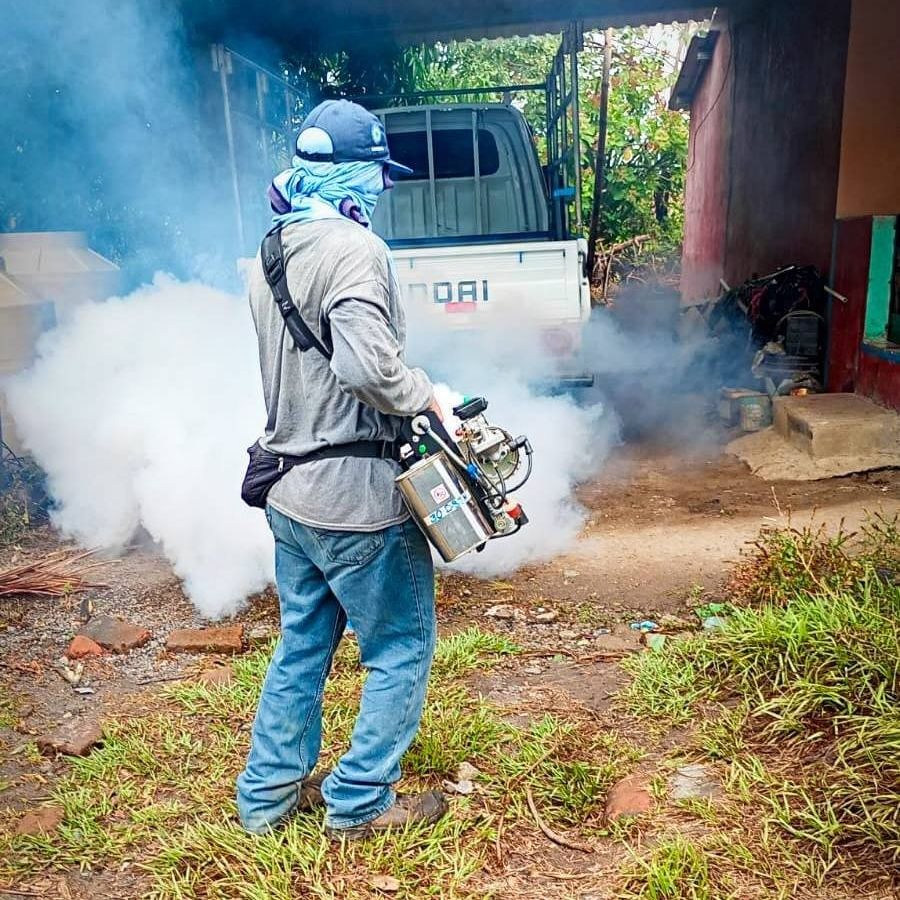 Máquina de Nebulização Térmica Portátil para Uso em Desinfecção