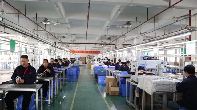 Linha de Produção da Fábrica FLC Health - Fabricação de Máquinas de Desinfecção de Ar