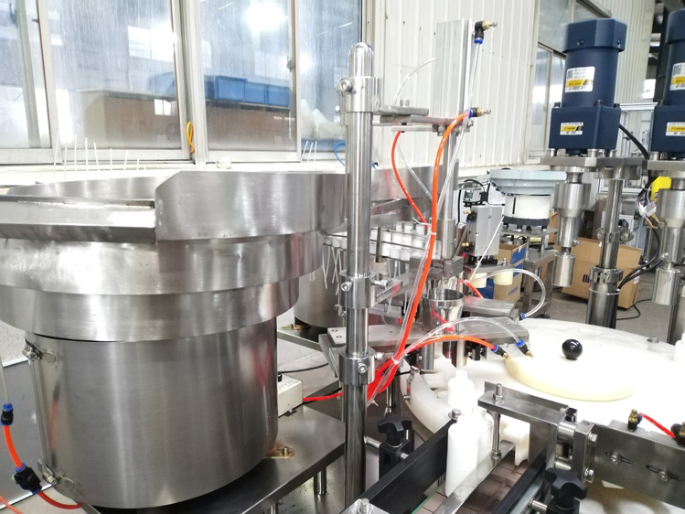 Venda Direta de Fábrica 75% Spray Desinfetante Antibacteriano Portátil para Mãos Máquina de Enchimento de Água Desinfetante