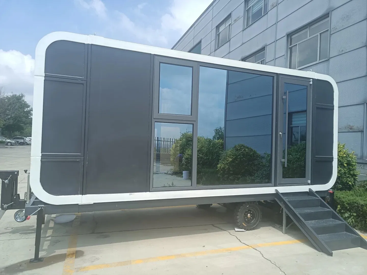 Assembly Modern Style Detachable Portable Modular Apple Cabin for All-Season Comfort