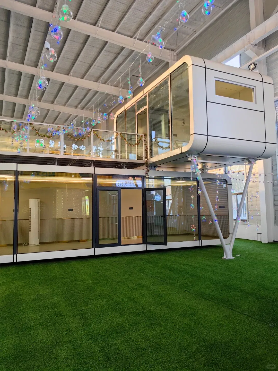 Assembly Modern Style Detachable Portable Modular Apple Cabin for All-Season Comfort