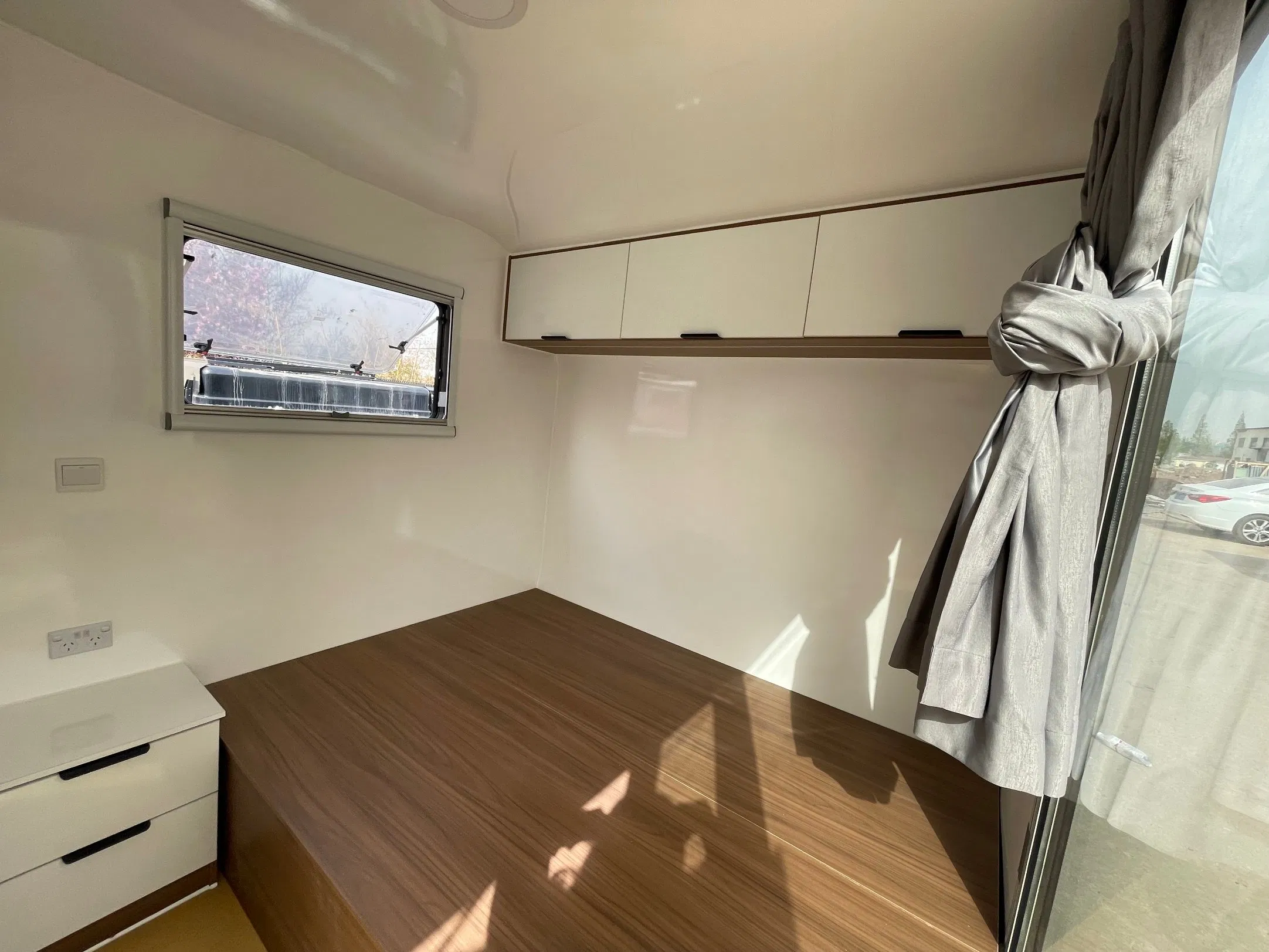 20FT Luxury Prefab Modern Design Square House Apple Cabin with Convenience and Comfort