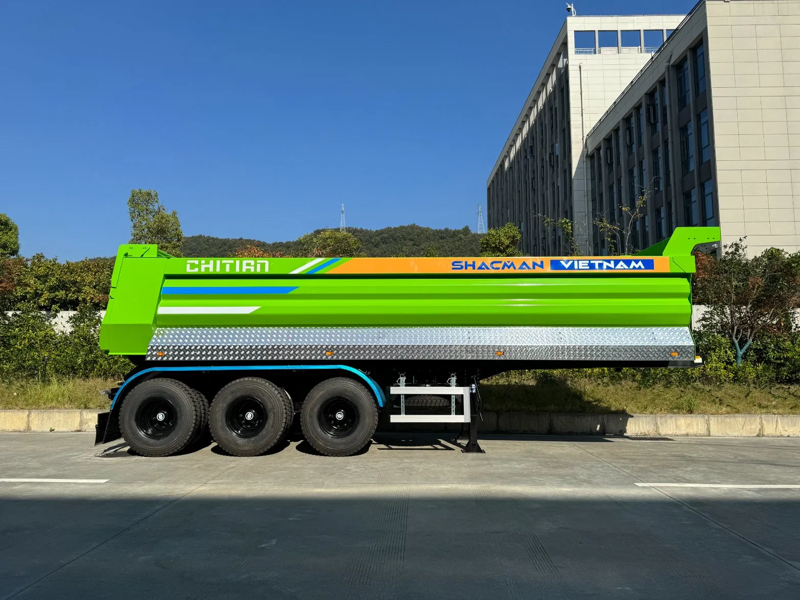 3-Axle Heavy Duty Rear Dump Semi-Trailer for Sand, Gravel and Construction Material Transportation