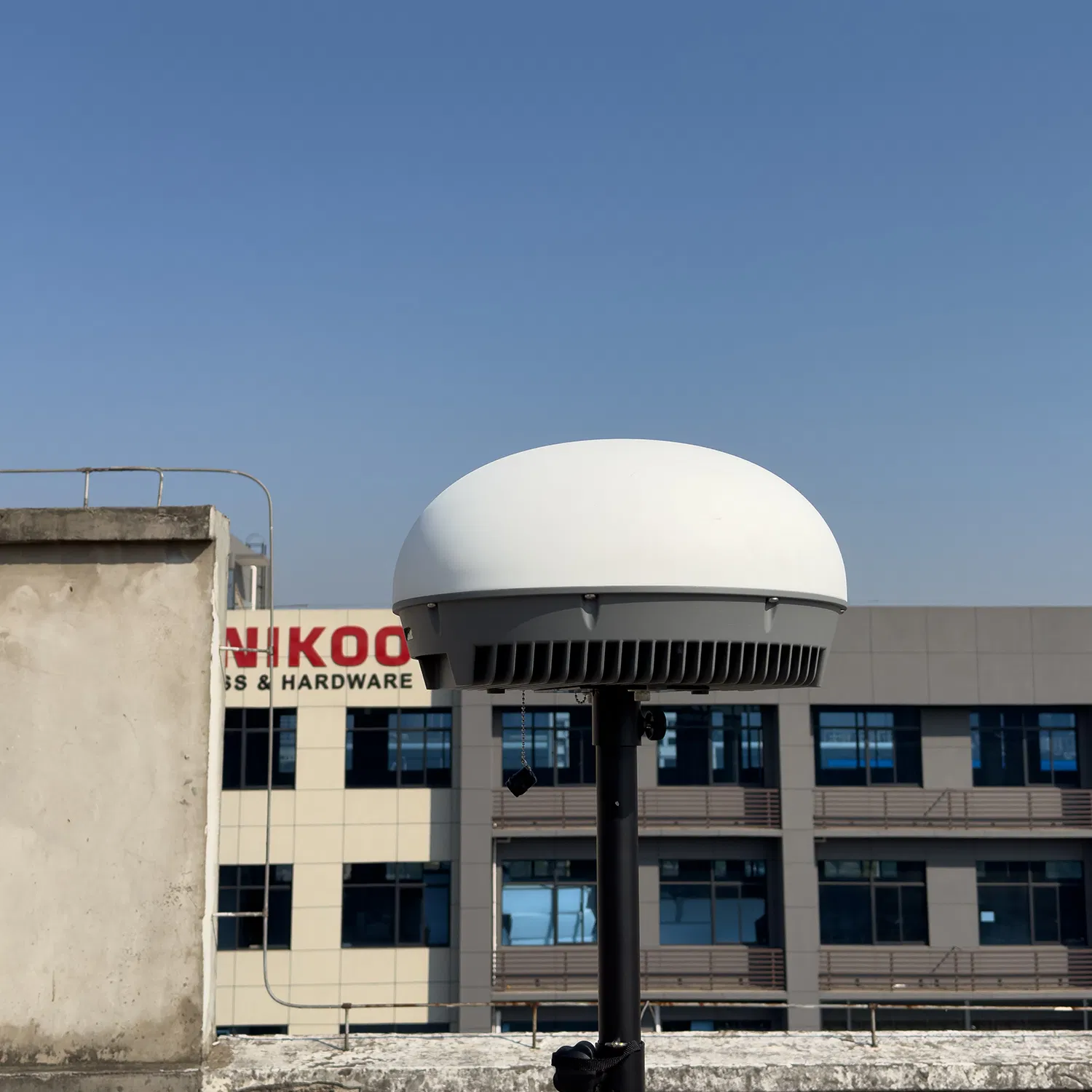 Drone Navigation Jamming Spoofer Covering Comprehensive Navigation Signals