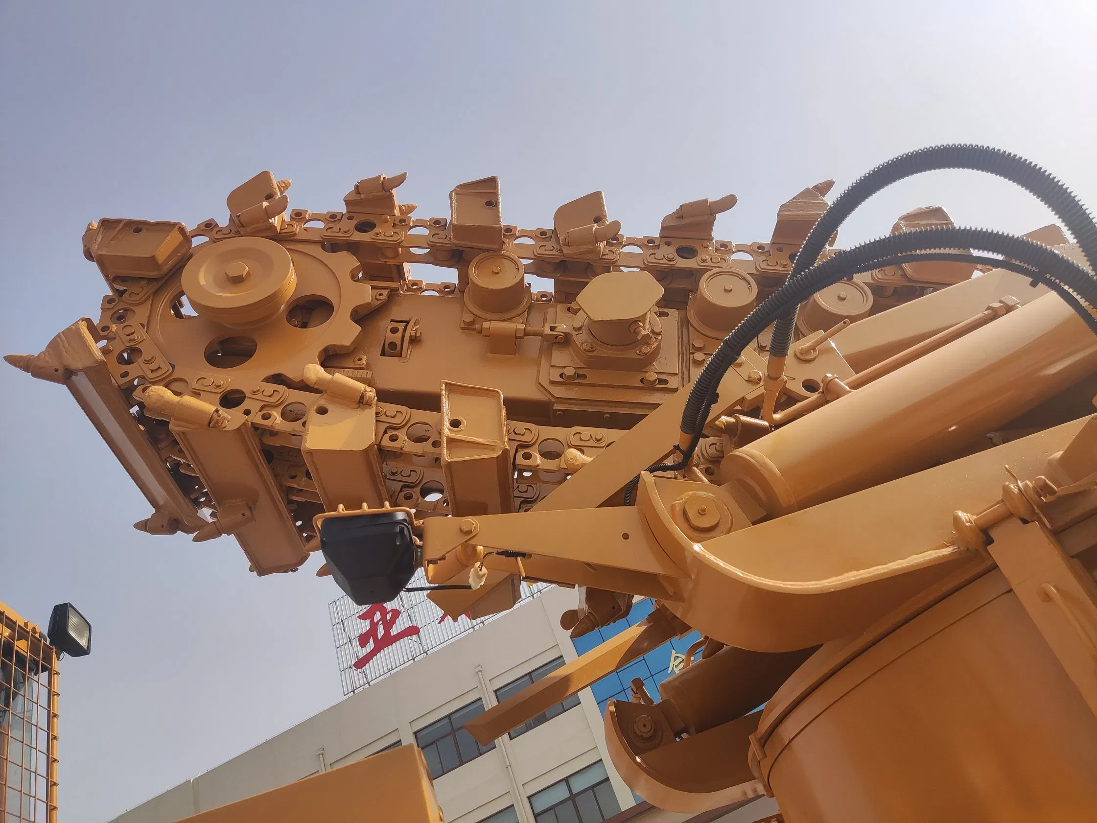 CE Certified Heavy Duty Chain Agricultural Ditching Machine Trenching Machine Trencher