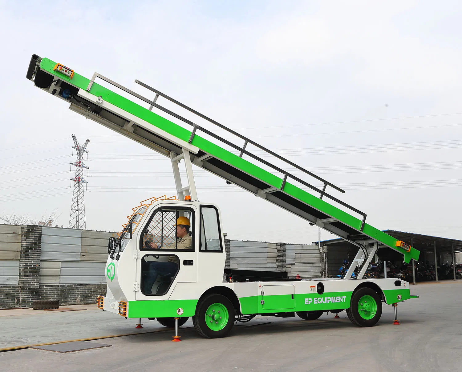 Diesel Engine Powered Aviation Baggage/Luggage Conveyor Belt Loader Gse