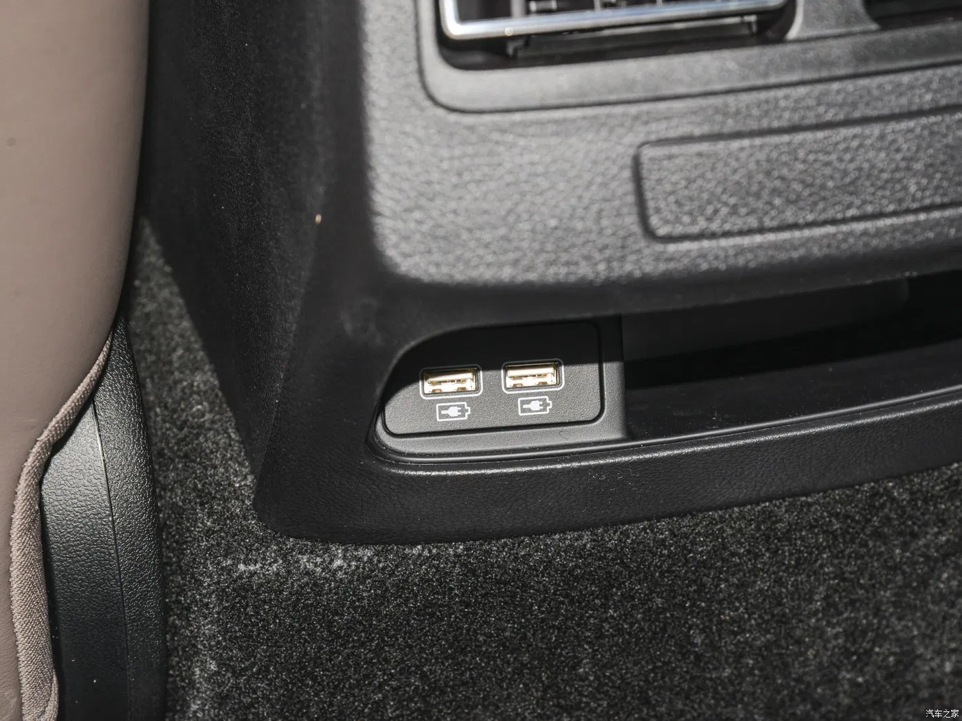 "Byd Qin Plus EV - 4765× 1837× 1515mm Dimensions, 2718mm Wheelbase, Spacious Cabin for Your Comfort