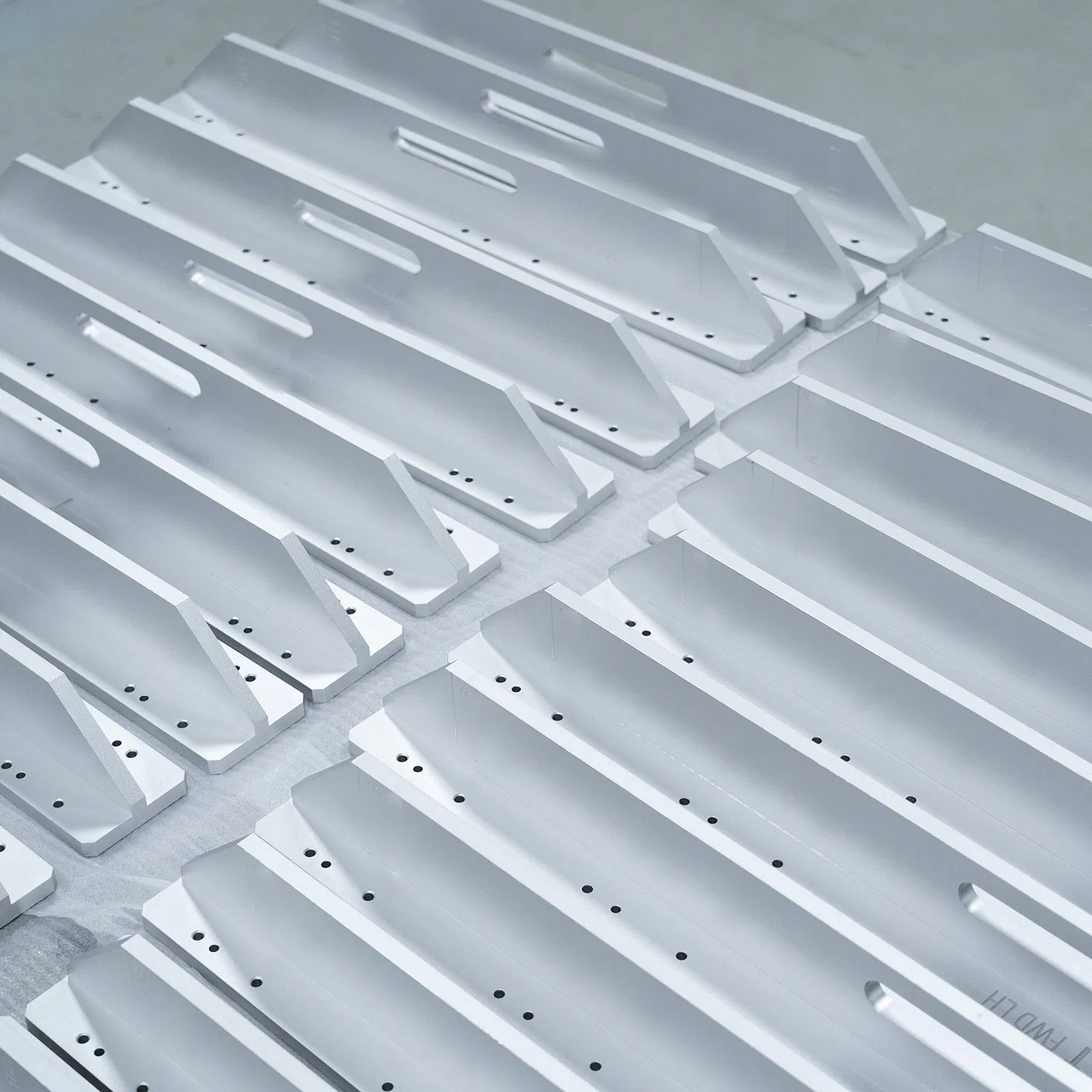 Heavy-Duty Tooling Systems for Wide-Body Aircraft P2f Conversion Tools and Maintenance