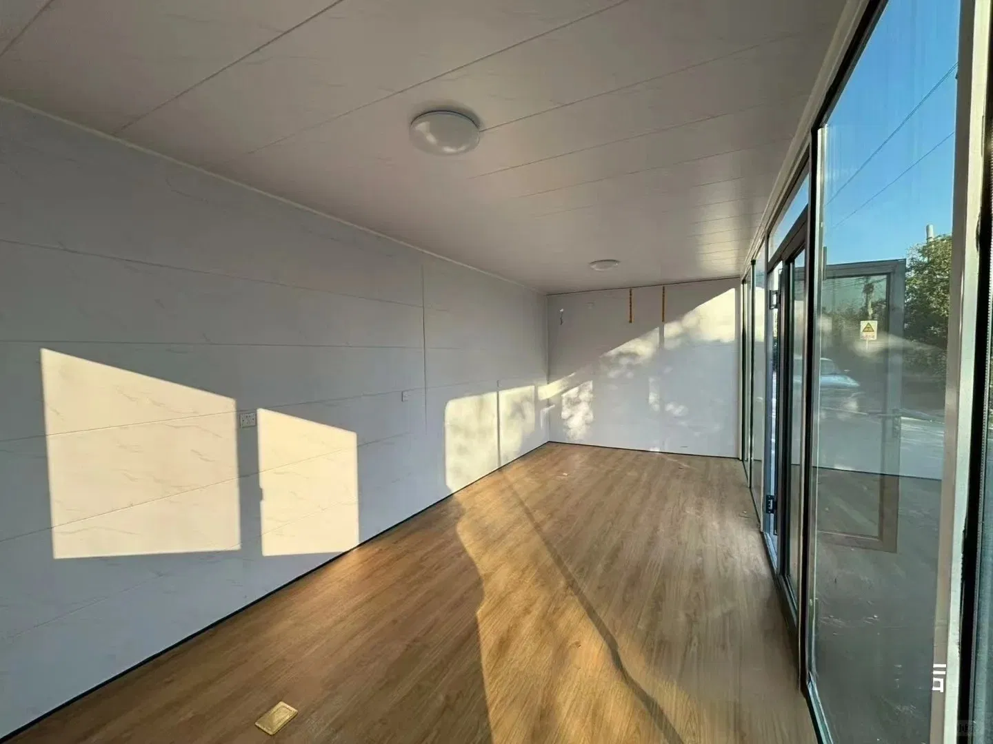 Wholesale Price Expandable Modular Ready Made Apple Cabin with Acoustic Insulation for All-Season Comfort