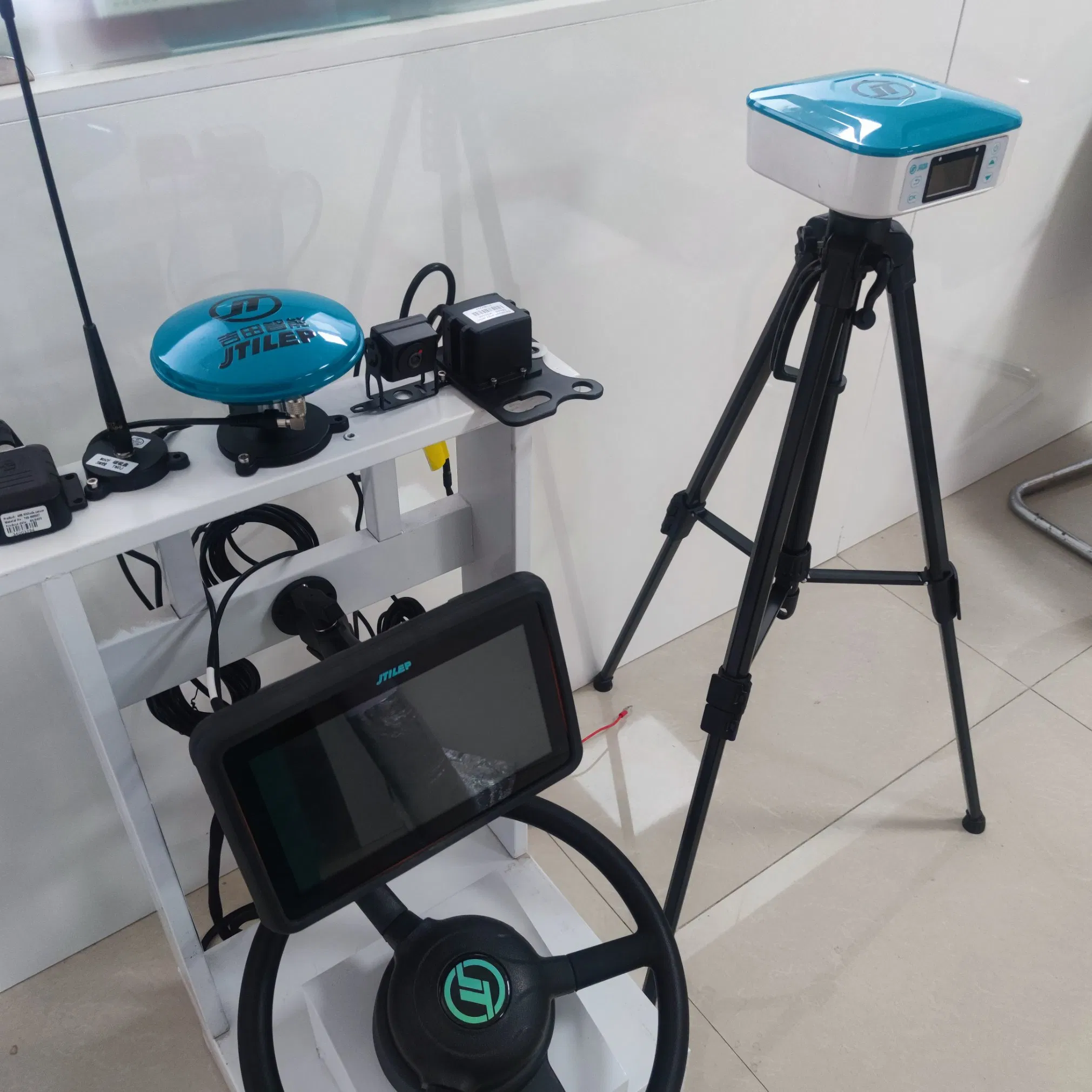 Agricultural Rtk GPS Navigation for Tractors Agriculture Tractor