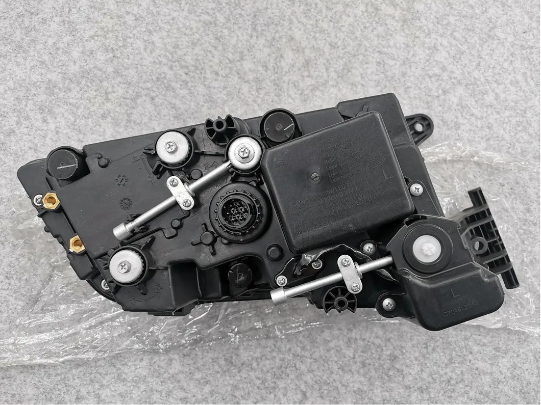 711W41610-5622 Peças de Cabine Lado Esquerdo e Direito do Para-choque para Sinotruk HOWO Sitrak C7h Peças de Reposição para Caminhão
