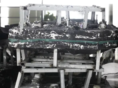 Serviço de Moldagem por Injeção de Reação Personalizada para Bumper Preto de Carro Peças de Plástico